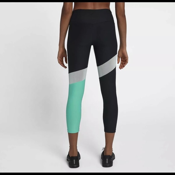 NIKE Colorblock Power Crop Leggings NWOT (Medium) - Picture 4 of 5